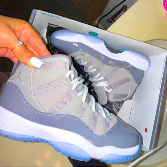 Selling Air Jordan 11’s